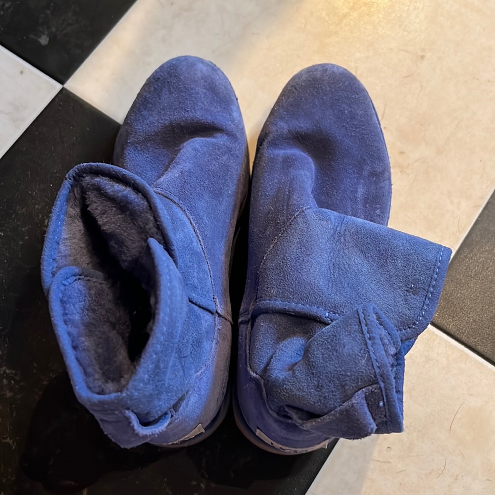 Ugg ankle boot size 7